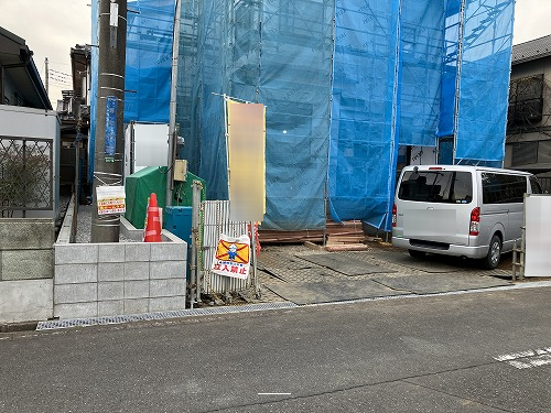 建築途中