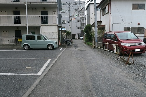 マンション外観と接道