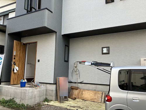 建築途中