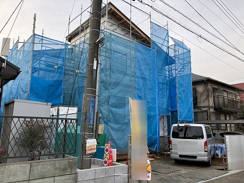 建築途中