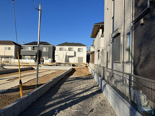建築途中