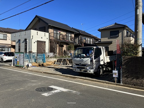 建築途中