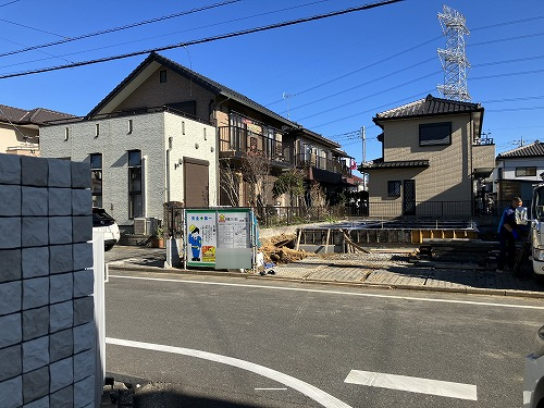 建築途中
