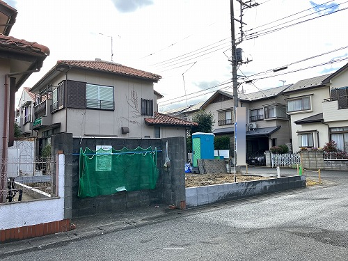 建物建築前