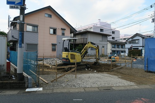 建物建築前