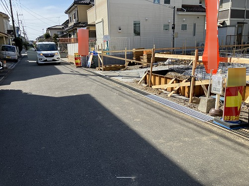 建築途中