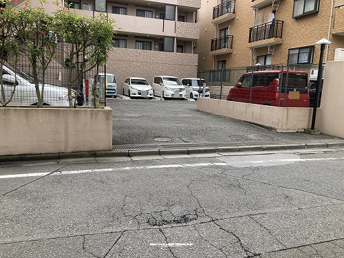 マンション駐車場